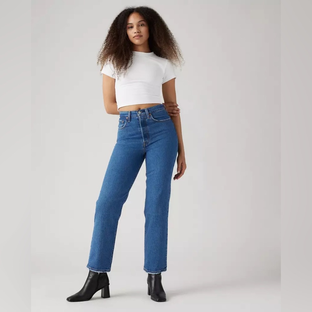 NWT Levi's Ribcage Straight Ankle Jeans